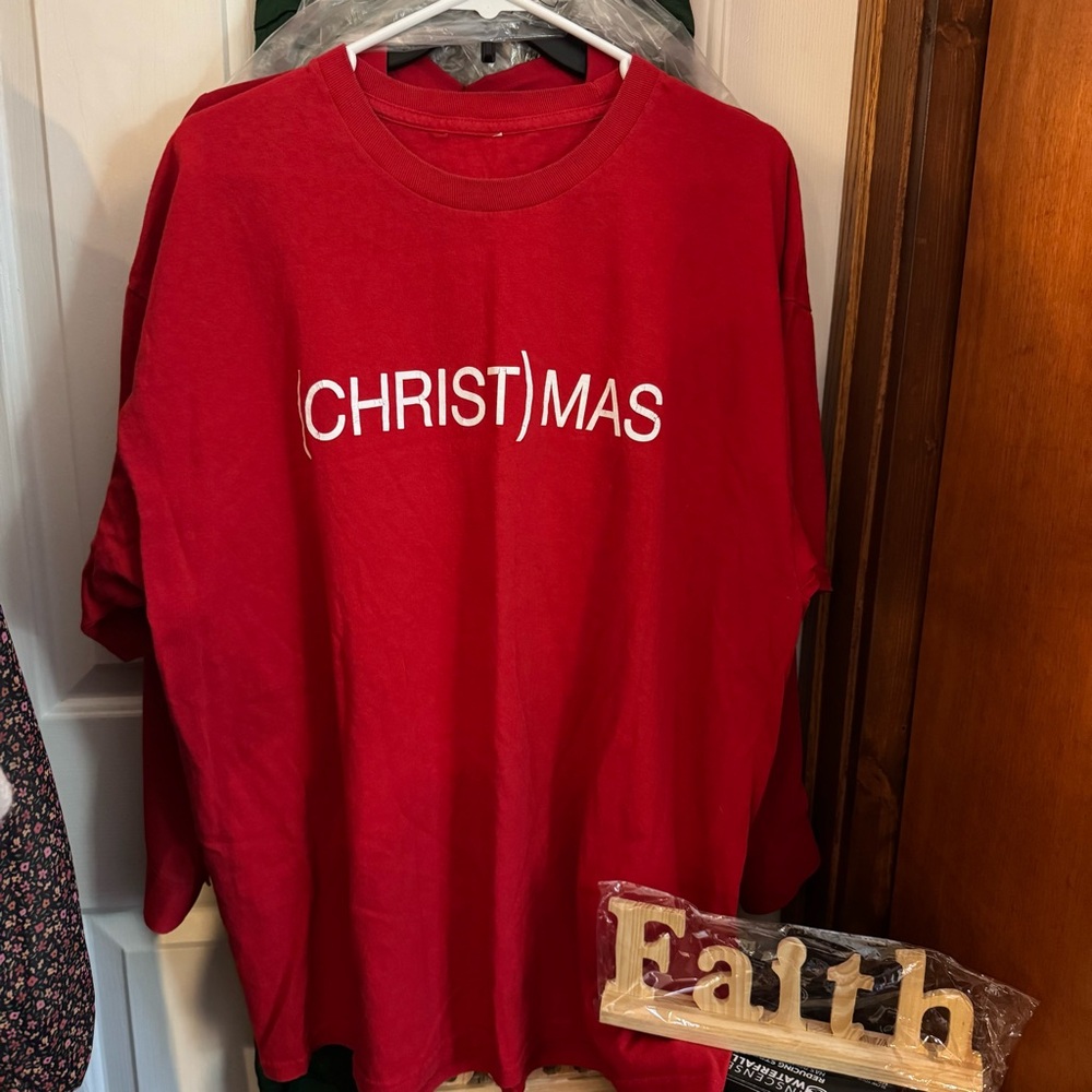 No brand. (Christ)mas Red Christmas shirt no tag. Measurements suggest women 2XL